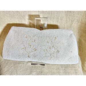 Vintage LA REGALE pretty ivory beaded evening wedding kiss lock clutch